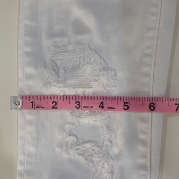 Ripped White American Eagle Skinny Jeans - Picture 4 of 6